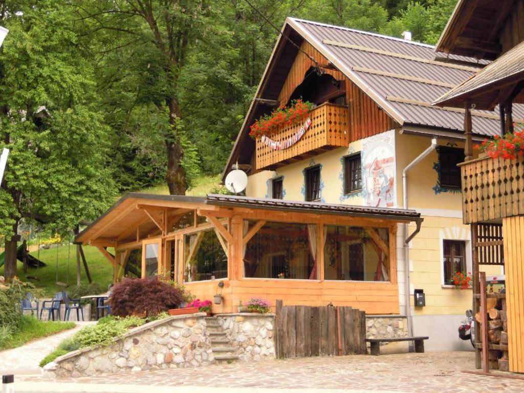 Farm Stay Trlej Begunje na Gorenjskem Zewnętrze zdjęcie